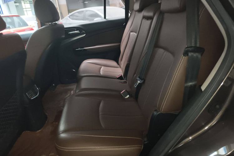 Used BYD S7 2017 2.0T Automatic Luxury Model Interior 4