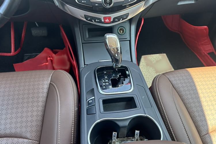 Used BYD S7 2017 2.0T Automatic Luxury Model Interior 4