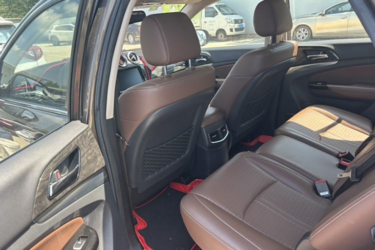 Used BYD S7 2017 2.0T Automatic Luxury Model Interior 6