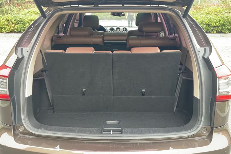 Used BYD S7 2017 2.0T Automatic Prestige Edition Interior 8