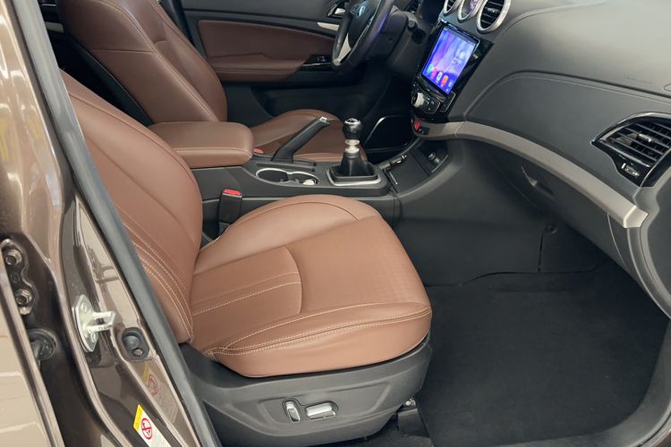 Used BYD S7 2017 1.5T Manual Luxury Model Interior 9