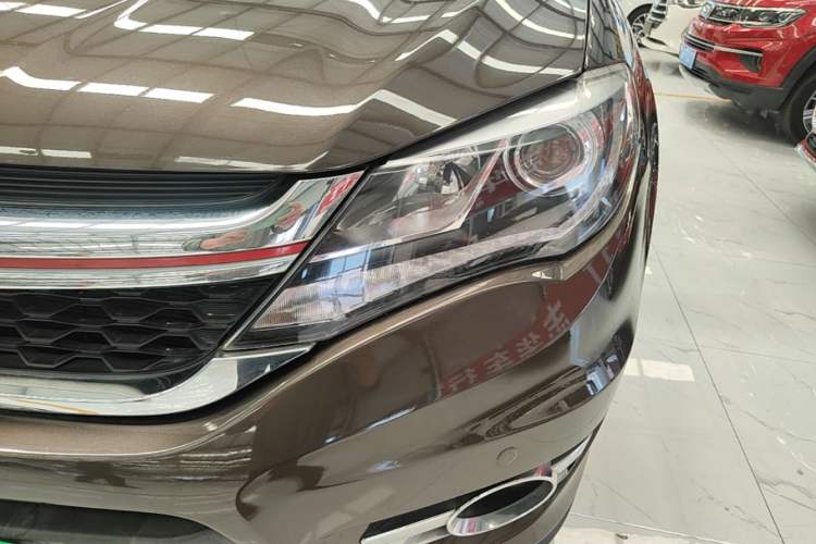 Used BYD S7 2017 2.0T Automatic Luxury Model Left Front Headlight