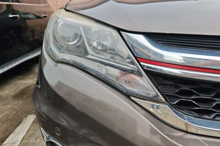 Used BYD S7 2017 2.0T Automatic Prestige Edition Right Front Headlight