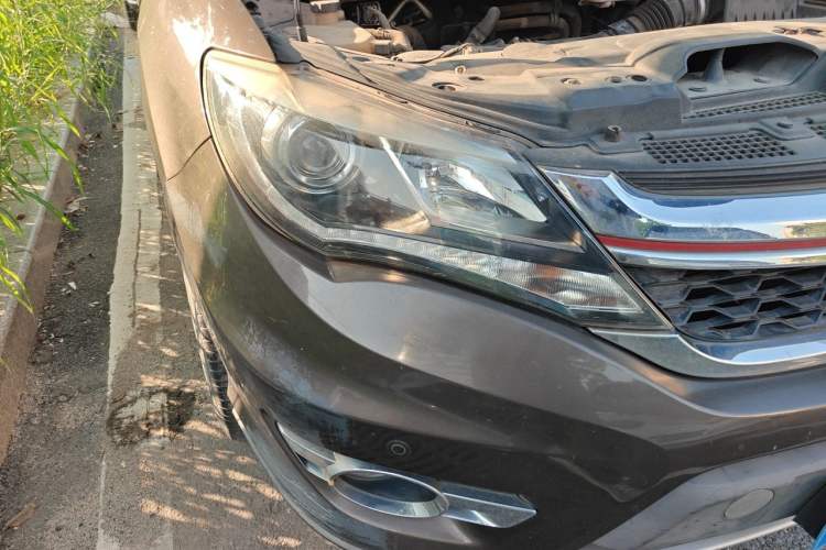 Used BYD S7 2017 2.0T Automatic Prestige Edition Right Front Headlight