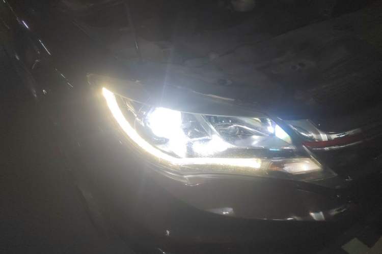 Used BYD S7 2017 2.0T Automatic Prestige Edition Right Front Headlight