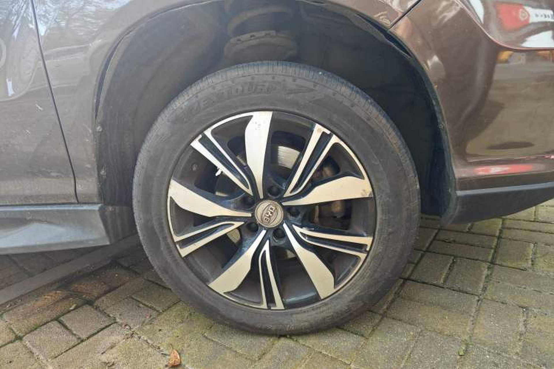 Used BYD S7 2017 2.0T Automatic Prestige Edition Right Front Wheel Hub