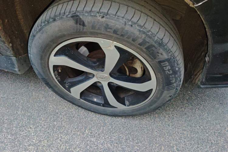 Used BYD S7 2017 2.0T Automatic Luxury Model Right Front Wheel Hub