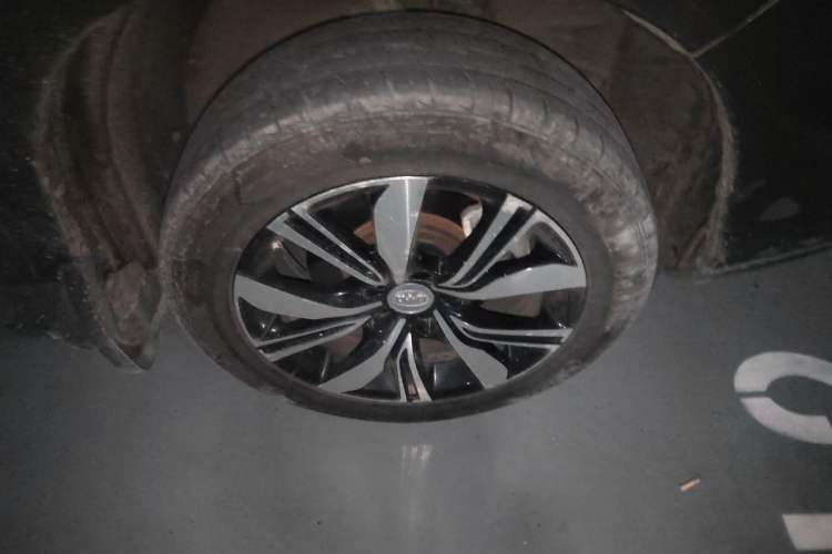 Used BYD S7 2017 2.0T Automatic Prestige Edition Right Front Wheel Hub