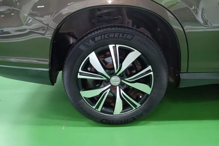 Used BYD S7 2017 2.0T Automatic Prestige Edition Right Rear Wheel Hub