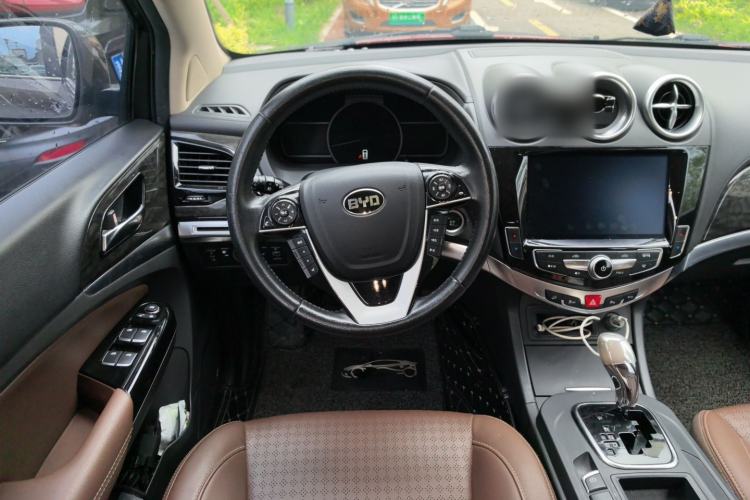 Used BYD S7 2017 2.0T Automatic Prestige Edition Steering Wheel