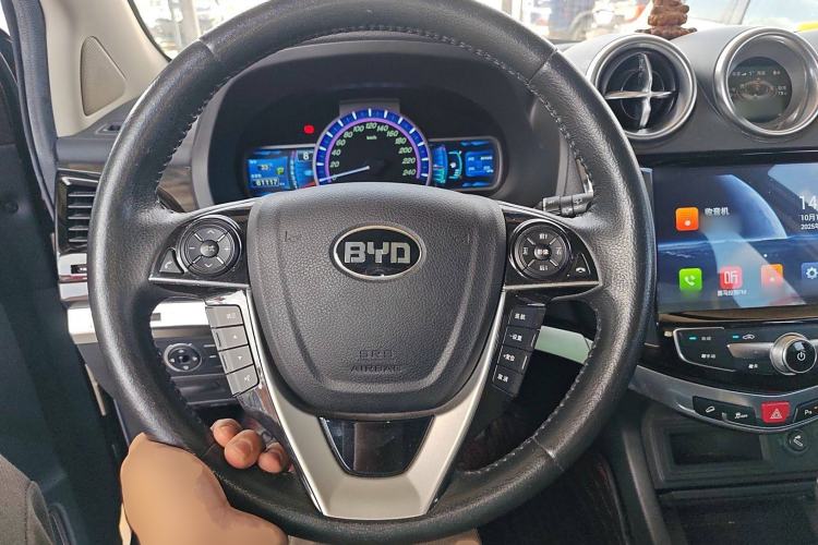 Used BYD S7 2017 2.0T Automatic Prestige Edition Steering Wheel