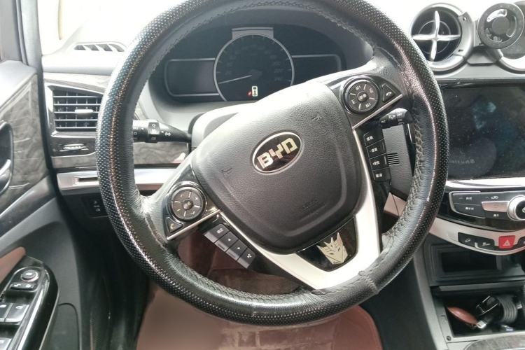 Used BYD S7 2017 2.0T Automatic Prestige Edition Steering Wheel