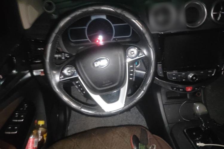 Used BYD S7 2017 2.0T Automatic Prestige Edition Steering Wheel