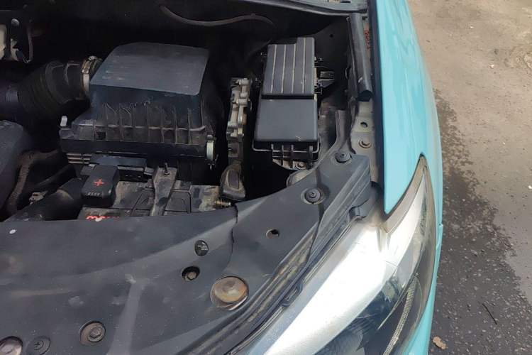 Used BYD S7 2017 2.0T Automatic Prestige Edition Engine Bay Left