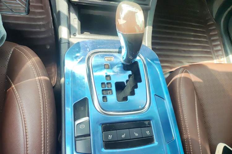 Used BYD S7 2017 2.0T Automatic Prestige Edition Gear Lever