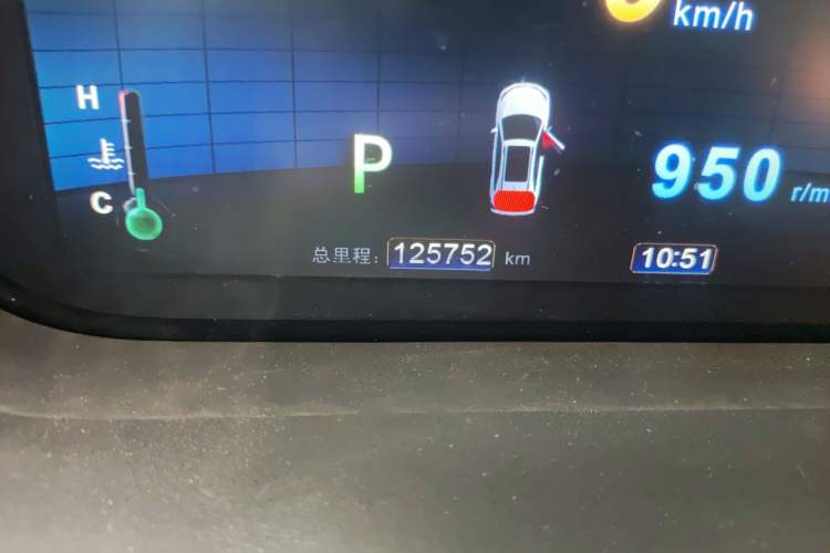 Used BYD S7 2017 2.0T Automatic Prestige Edition Odometer Close Up