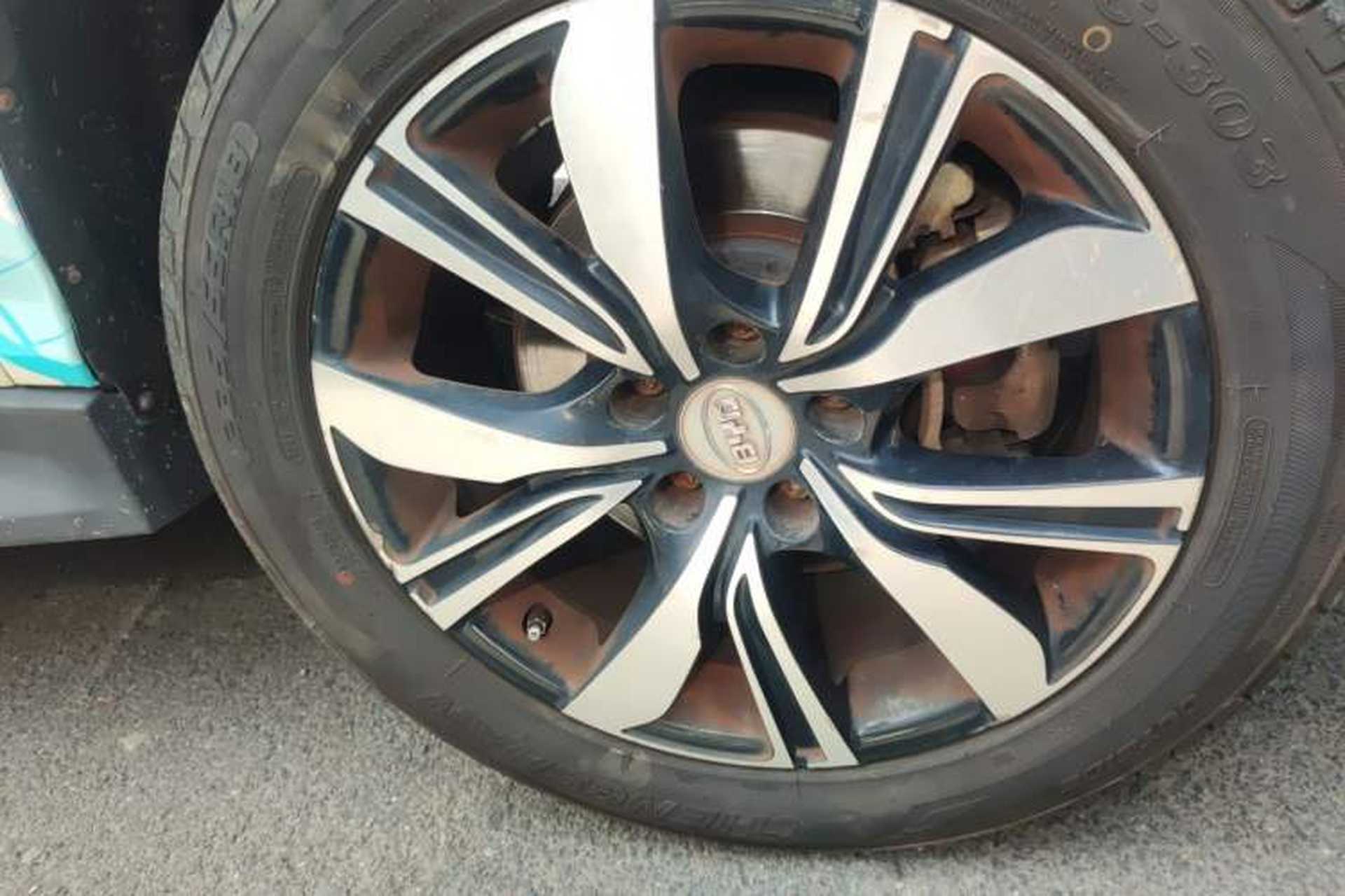 Used BYD S7 2017 2.0T Automatic Prestige Edition Right Front Wheel Hub