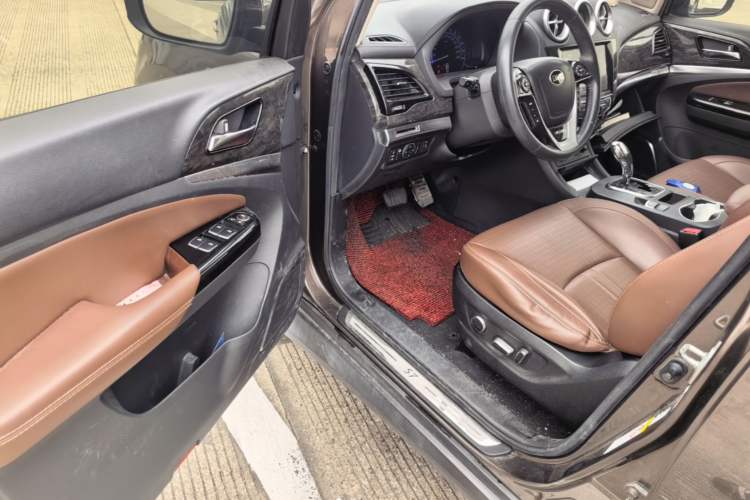 Used BYD S7 2017 2.0T Automatic Prestige Edition Driver Seat