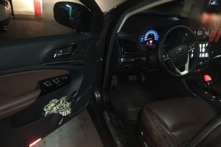 Used BYD S7 2017 2.0T Automatic Prestige Edition Driver Seat