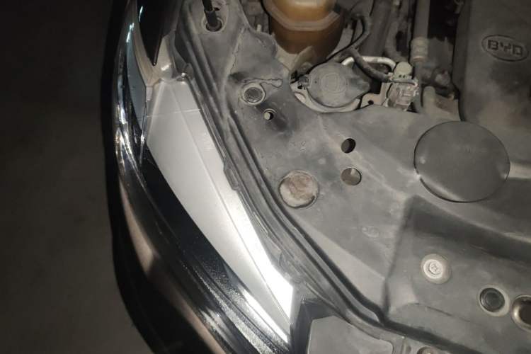 Used BYD S7 2017 2.0T Automatic Prestige Edition Engine Bay Right