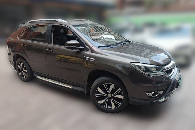 Used BYD S7 2017 2.0T Automatic Prestige Edition Front Right 45 Deg