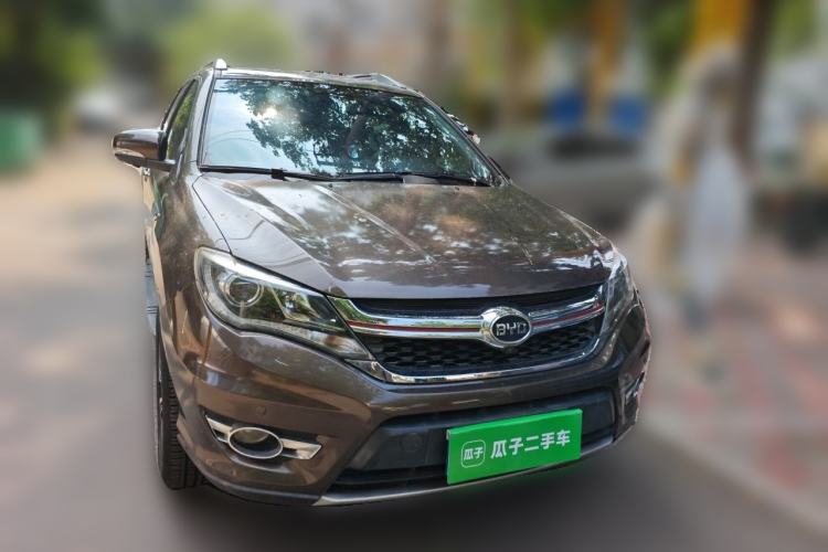 Used BYD S7 2017 2.0T Automatic Prestige Edition Front Right 45 Deg