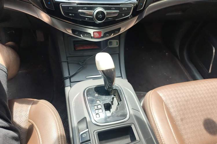 Used BYD S7 2017 2.0T Automatic Prestige Edition Gear Lever