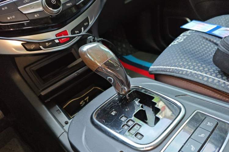 Used BYD S7 2017 2.0T Automatic Prestige Edition Gear Lever