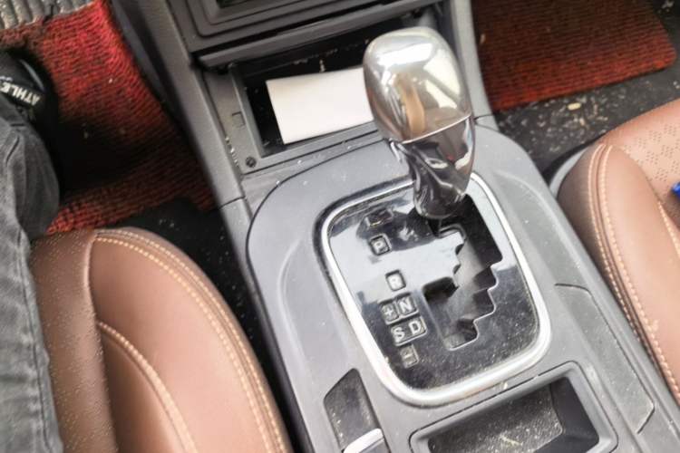 Used BYD S7 2017 2.0T Automatic Prestige Edition Gear Lever