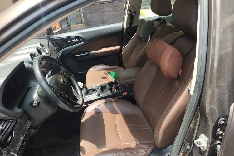 Used BYD S7 2017 2.0T Automatic Prestige Edition Left Front Seat