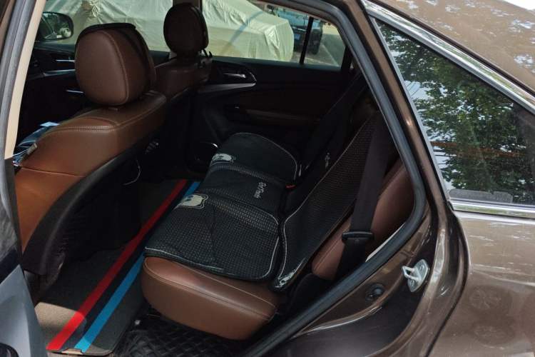 Used BYD S7 2017 2.0T Automatic Prestige Edition Left Rear Seat