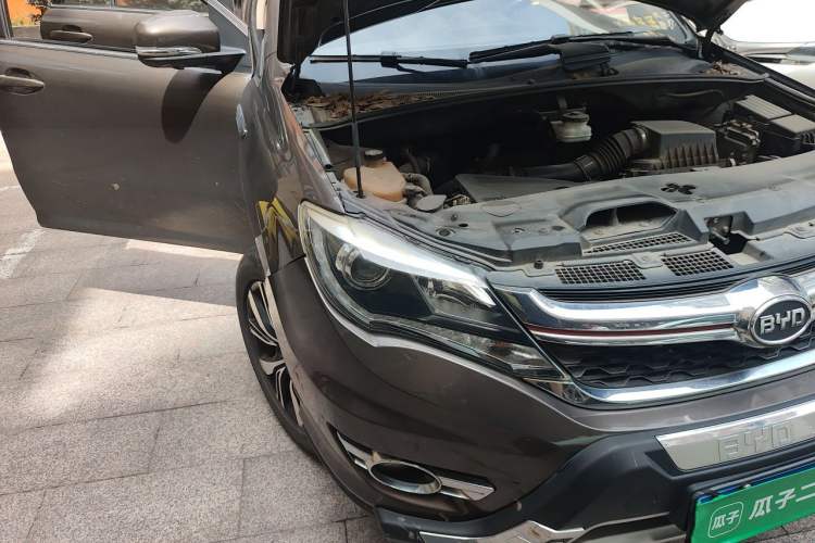Used BYD S7 2017 2.0T Automatic Prestige Edition Right Front Headlight