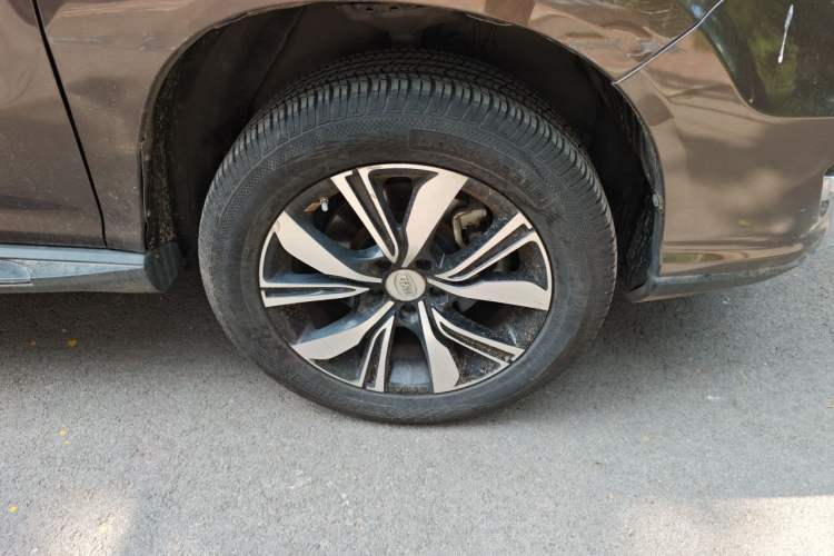 Used BYD S7 2017 2.0T Automatic Prestige Edition Right Front Wheel Hub