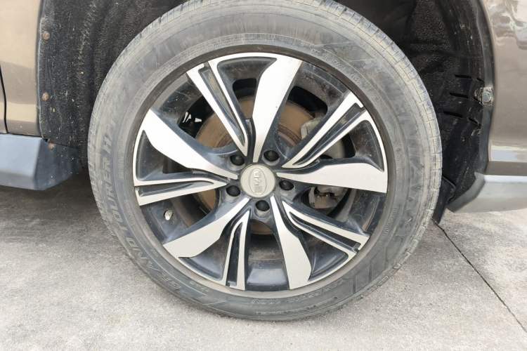 Used BYD S7 2017 2.0T Automatic Prestige Edition Right Front Wheel Hub