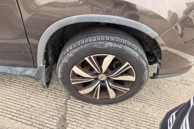 Used BYD S7 2017 2.0T Automatic Prestige Edition Right Front Wheel Hub
