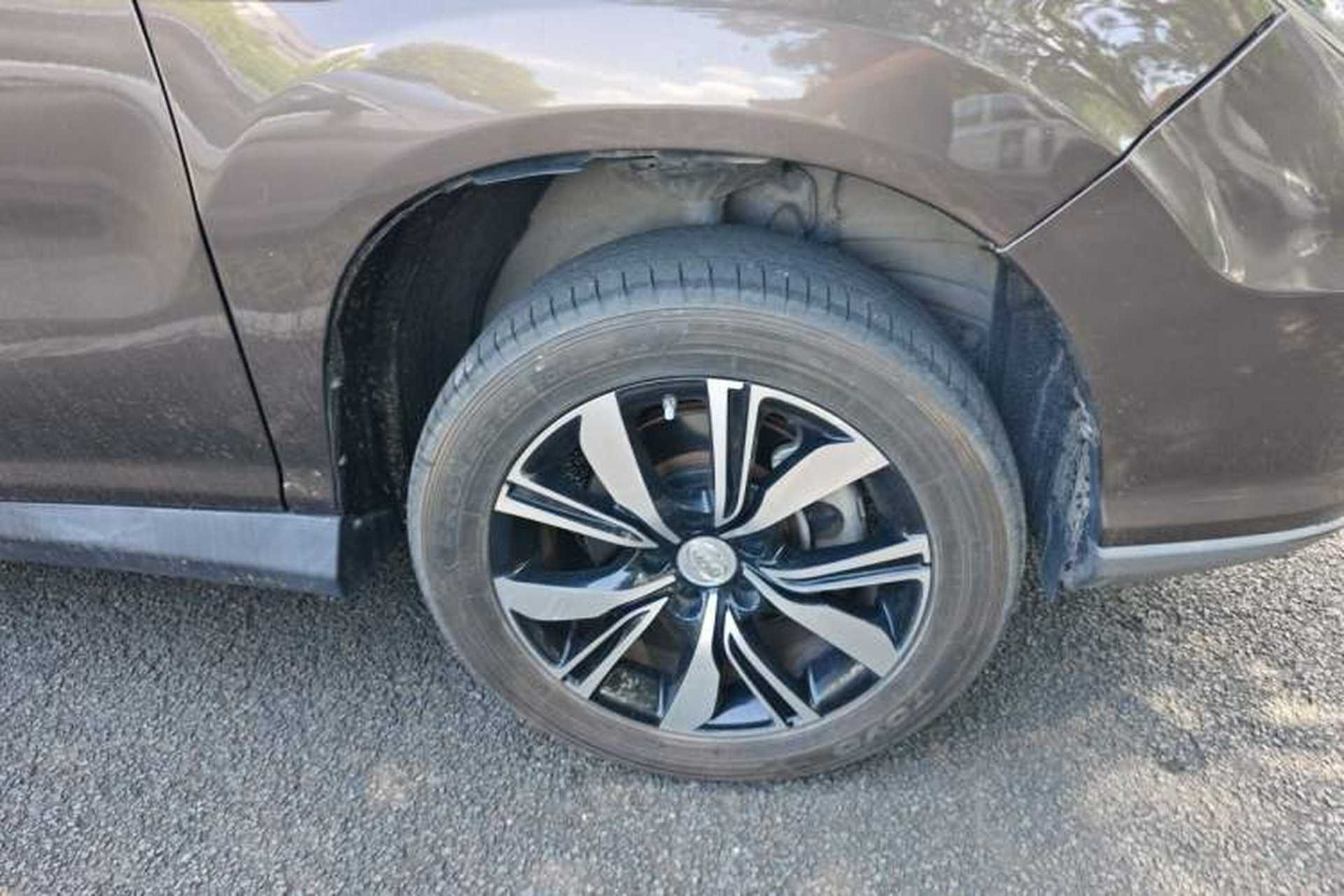 Used BYD S7 2017 2.0T Automatic Prestige Edition Right Front Wheel Hub