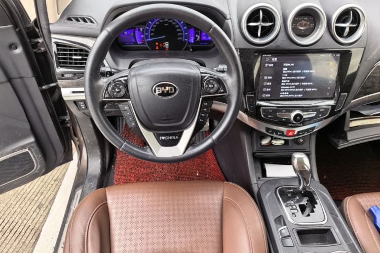 Used BYD S7 2017 2.0T Automatic Prestige Edition Steering Wheel