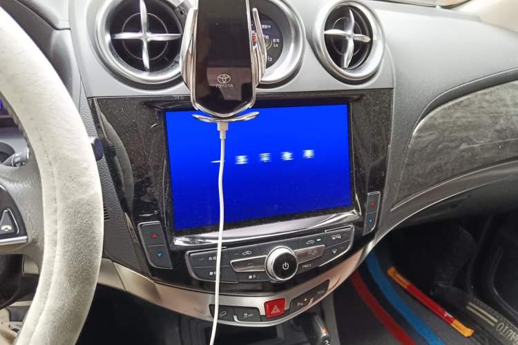 Used BYD S7 2017 2.0T Automatic Prestige Edition Audio And AC Panel