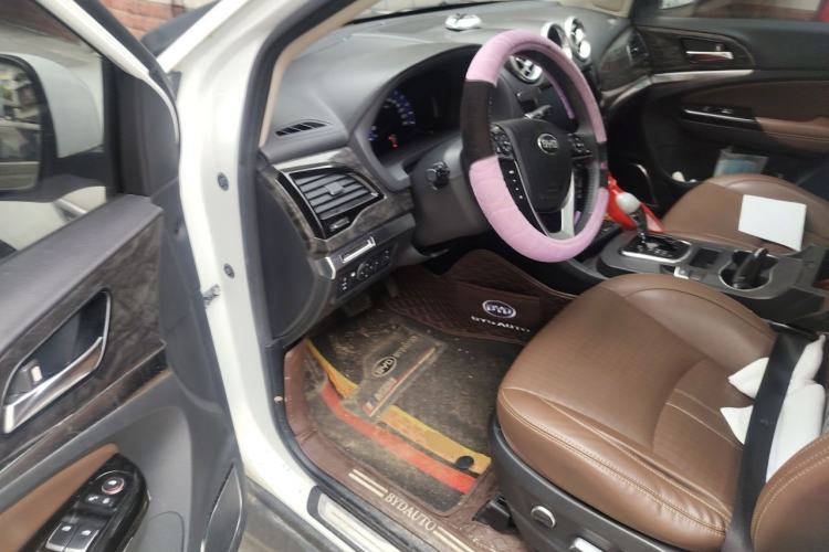 Used BYD S7 2017 2.0T Automatic Prestige Edition Driver Seat