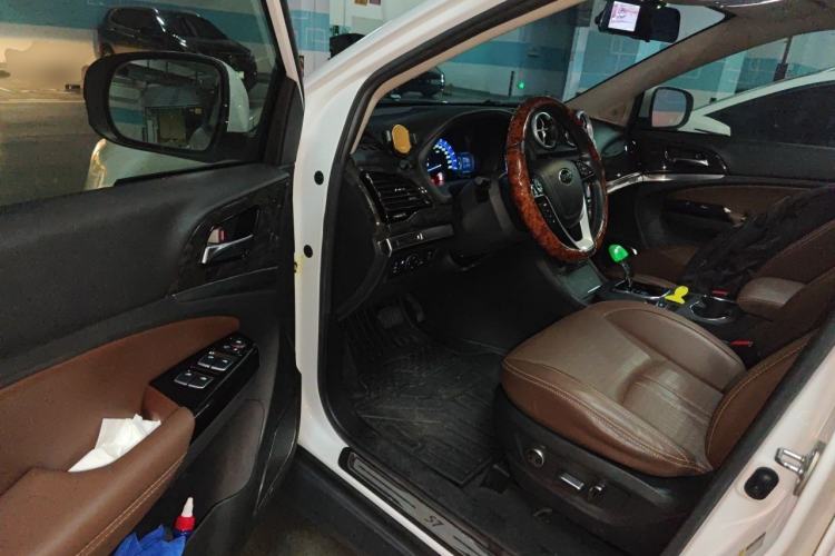 Used BYD S7 2017 2.0T Automatic Prestige Edition Driver Seat