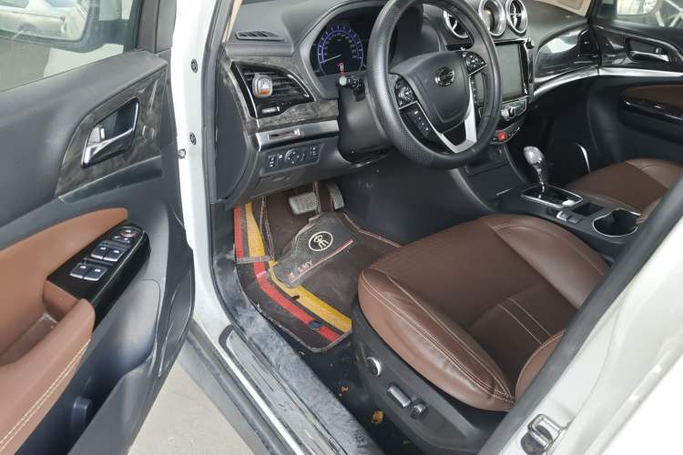 Used BYD S7 2017 2.0T Automatic Prestige Edition Driver Seat