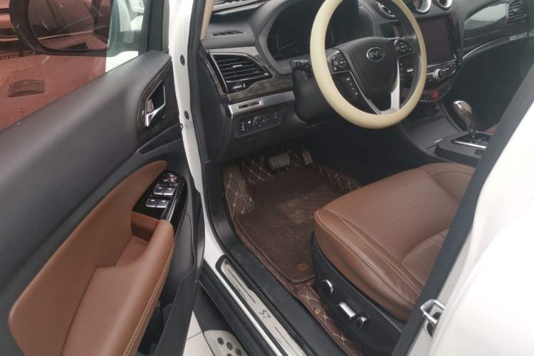 Used BYD S7 2017 2.0T Automatic Prestige Edition Driver Seat
