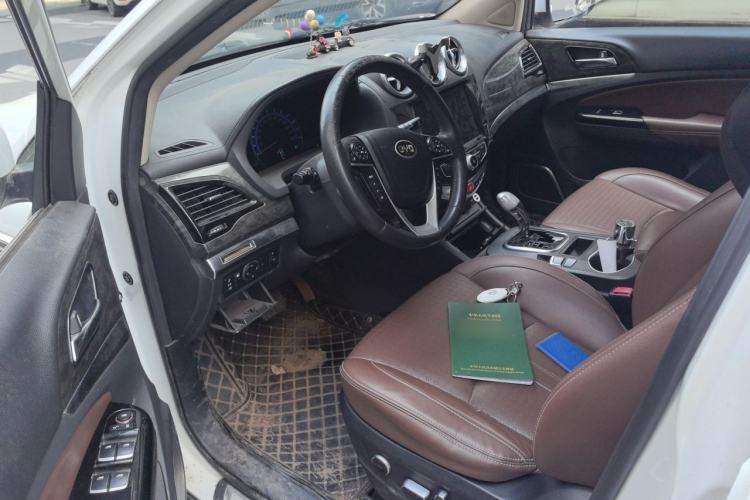 Used BYD S7 2017 2.0T Automatic Prestige Edition Driver Seat