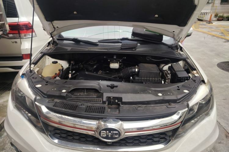 Used BYD S7 2017 2.0T Automatic Prestige Edition Engine Bay