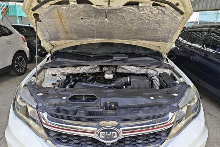 Used BYD S7 2017 2.0T Automatic Prestige Edition Engine Bay