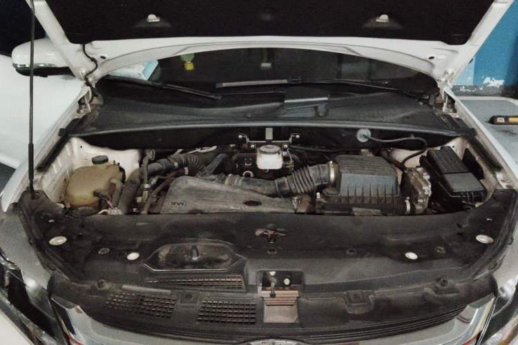 Used BYD S7 2017 2.0T Automatic Prestige Edition Engine Bay