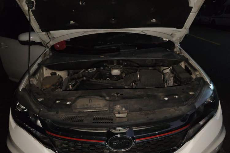 Used BYD S7 2017 2.0T Automatic Prestige Edition Engine Bay