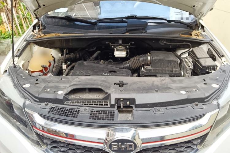 Used BYD S7 2017 2.0T Automatic Prestige Edition Engine Bay
