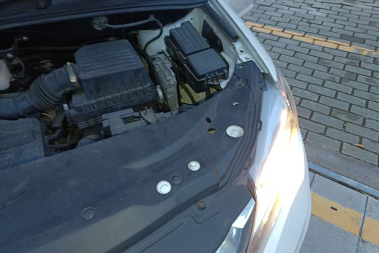 Used BYD S7 2017 2.0T Automatic Prestige Edition Engine Bay Left
