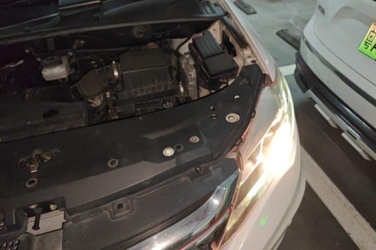 Used BYD S7 2017 2.0T Automatic Prestige Edition Engine Bay Left